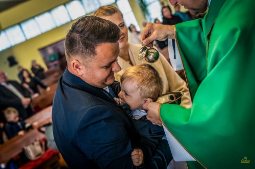 Komunie i chrzty święte